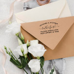 Returadress för böjd text- och skriptbeläggning självfärgande stämpel<br><div class="desc">Att ladda returadress gummi frimärke med namn i en böjd text ovanför ditt efternamn i ett söt-skript. En ren,  minimalistisk och charmerande returadress frimärke.</div>