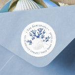 Returadressen Beach jul Sand Dollar Navy Runt Klistermärke<br><div class="desc">Den här returadressetiketten för kustjulrundan innehåller ett strandtema med sanddollar och stjärnfisk på marinblått glitter-korall. *Om du vill ha den här designen på fler produkter eller behöver hjälp med designen kontaktar du mig genom Zazzle-Chattan.</div>