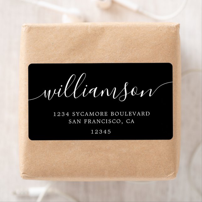 Returadressen Modern Elegant Black Script Family Fraktsedel (Insitu)