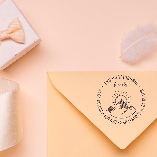 Returadressen Namn Round i bergen och Sol Självfärgande Stämpel (Skapare uppladdad)