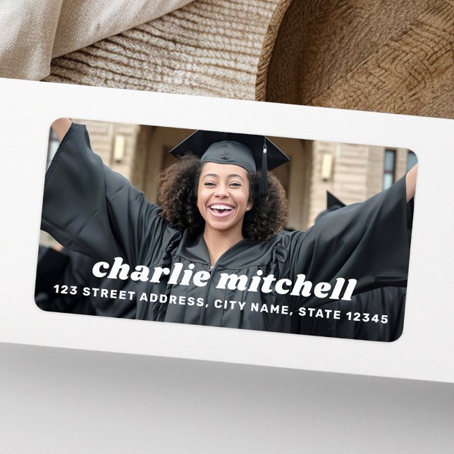 Returadressen Retro font studenten fotot Adressetikett (Retro font graduation photo return address label)