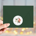 Returetiketter för vinterBlommigt Runt Klistermärke<br><div class="desc">Pressa upp dina helgdag med våra helgdag för vinter-Blommigten. Festivt klistermärke har en bukett med vattenfärgspinnor,  elfenbensblommor,  häckbär,  gräs-koner och grenar med ditt namn och adress som gränsar till det runda klistermärket mot en vit bakgrund.</div>