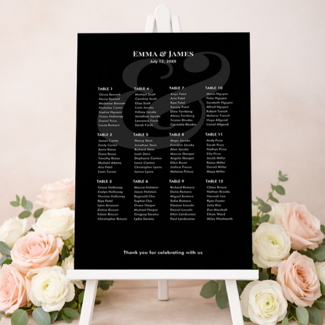 REVERSE Black Ampersand Bröllop | 12 Bordsplacerin Poster (Minimalist black wedding seating chart for 12 with white text and modern ampersand layout.)