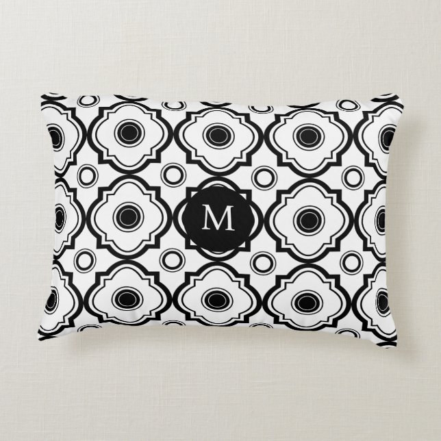 Reversible Black & White Geometric Quatrefoil Prydnadskudde (Baksidan)