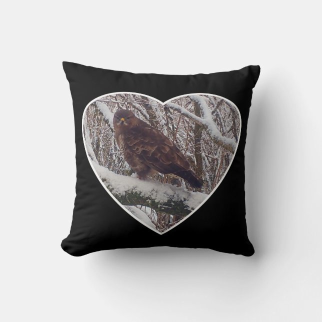 Reversible Buzzard on Snowy Gren in Heart Kudde (Framsida)