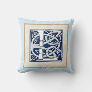 Reversible Celtic L Initial Kudde