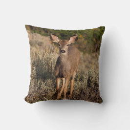 Reversible Fawn on a Pillow Kudde