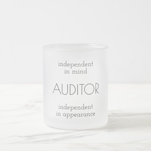 "Revisor: Oberoende i åtanke & utseendemässigt ", Frostad Glasmugg (Center)