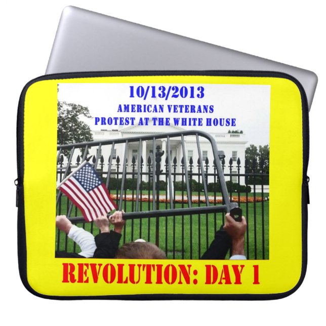 REVOLITION: DAG 1 LAPTOP FODRAL (Framsidan)