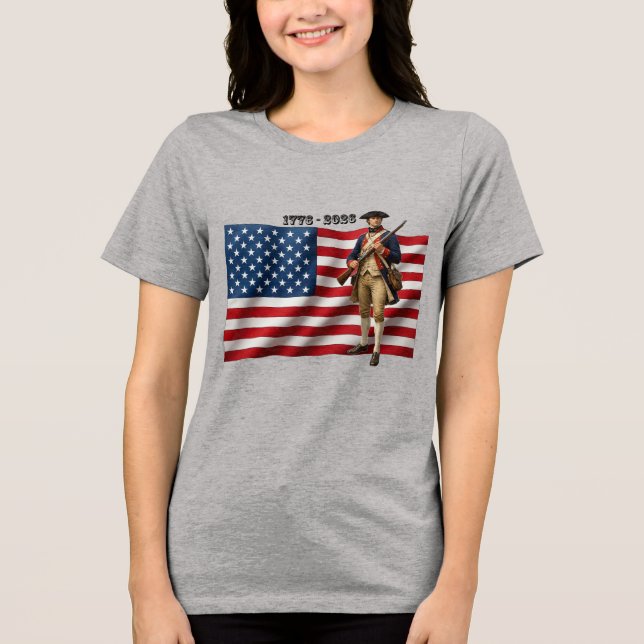 Revolutionary War Soldier & American Flag 250 URM T Shirt (Framsida)