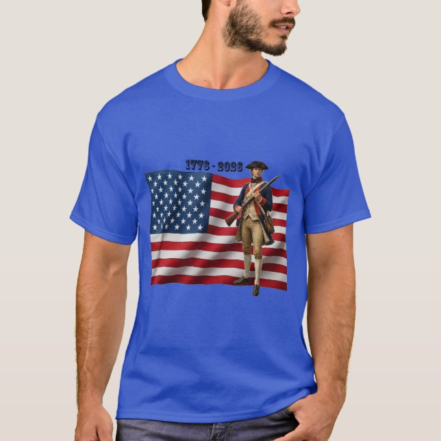 Revolutionary War Soldier & American Flag 250 URM T Shirt (Framsida)