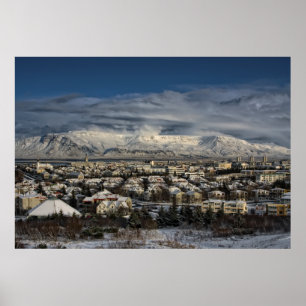 Reykjavik i Winterdress Poster