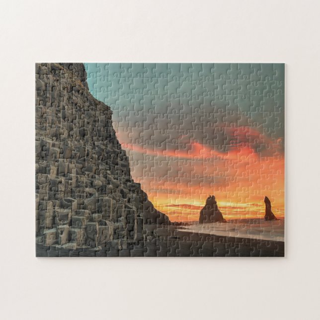 Reynisdrangar havsklippor Islandien stiliserad Pussel (Horisontell)