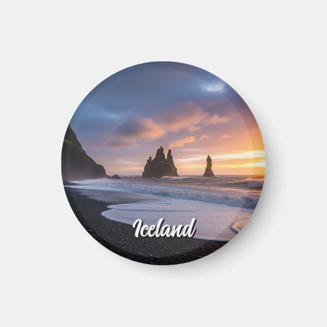 Reynisdrangar Island Travel Magnet (Framsidan)