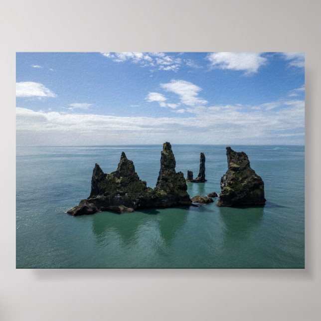 Reynisdrangar-klipporna i Island Poster (Framsidan)