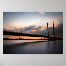 Rheinkniebrücke Dusseldorf, Tyskland