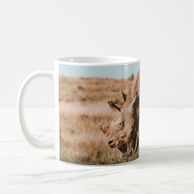 RHINO ÄR I AFRIKA GRAZING KAFFEMUGG (Vänster)