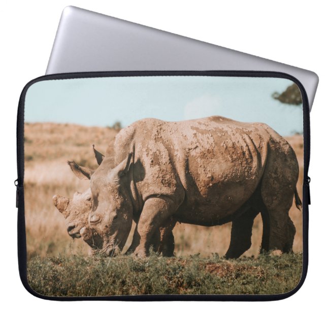 RHINO ÄR I AFRIKA GRAZING LAPTOP FODRAL (Framsidan)