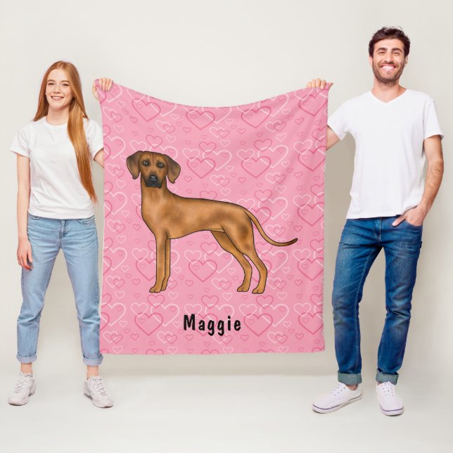 Rhodesian Ridgeback Hund På Rosa Hjärtan Med Namn Fleecefilt (På plats)