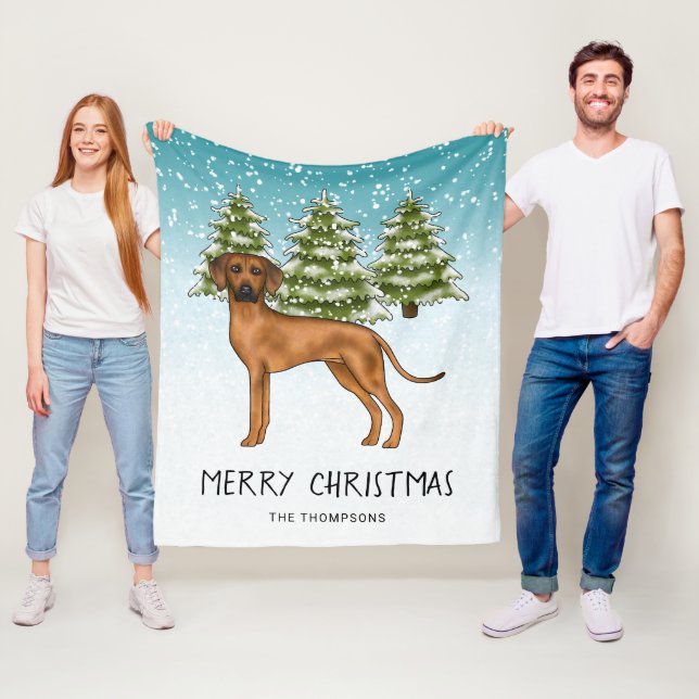 Rhodesian Ridgeback med text snöig vinter skog Fleecefilt (På plats)