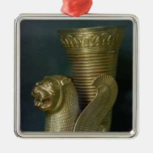 Rhyton i forma av ett placerat lejon-monster julgransprydnad metall