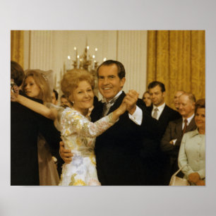 Richard och Pat Nixon Dancing at White House Poster