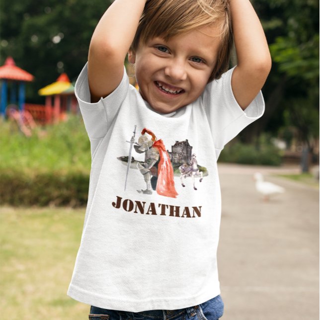 Riddare i rustning slott medeltida personlig  t shirt (Skapare uppladdad)