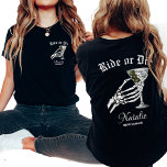 Ride eller Die Til Döde vi Party Bachelorette T Shirt<br><div class="desc">Lägg till ett litet gotiskt fläkt på din bachelorette-fest med vår Personlig "Ride or Die" Shirt, perfekt för ett tema "Til Död Do We Party". Dessa skjortor är designade för att blanda mörkens elegans med lekfull roligt, med en slående skjorta med skelett och sloganen "til death do us party". Idealisk...</div>