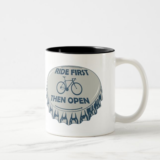 Ride först och öppna Två-Tonad mugg (Höger)