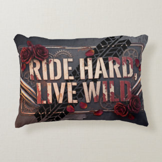 ride hard, live wild prydnadskudde