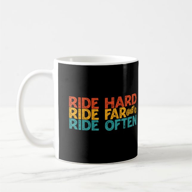Ride hard Ride Far Ride Ofta motorcykelförare Kaffemugg (Vänster)
