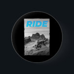 Ride Mountain Snowboard Skiing Snowboarding Ski Do Knapp<br><div class="desc">Ride Mountain Snowboard Skiing Snowboarding Ski nedförsbacke</div>