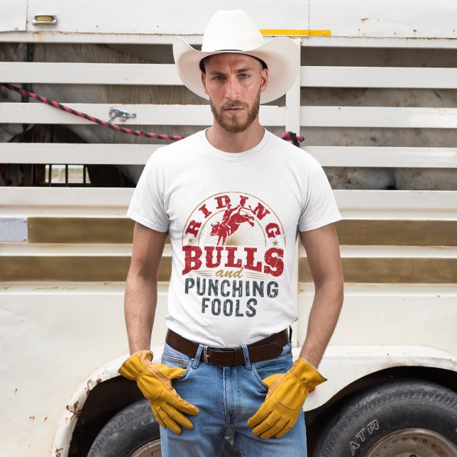 Riding Bulls and Slående Fools T Shirt (Skapare uppladdad)