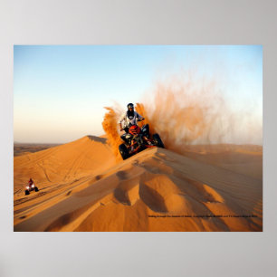 Riding genom Dubai-öknen Poster