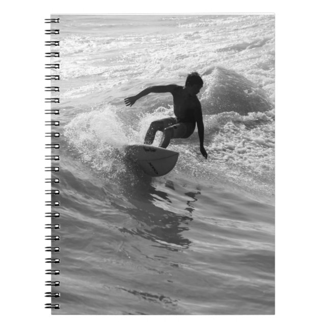 Riding the Wave Grayscale Anteckningsbok Med Spiral (Framsidan)