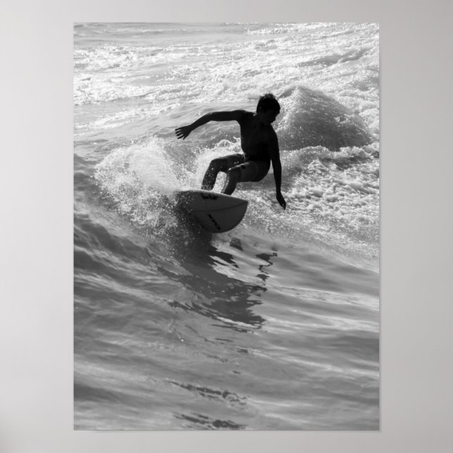Riding the Wave Grayscale Poster (Framsidan)