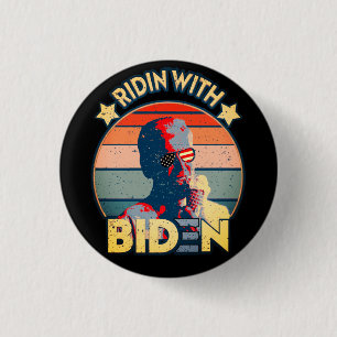 Ridin'med biden eating ice-Cream Retro Sunset Knapp