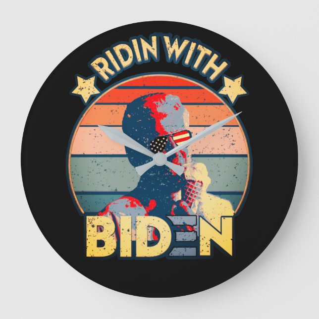 Ridin'med biden eating ice-Cream Retro Sunset Stor Klocka (Framsida)