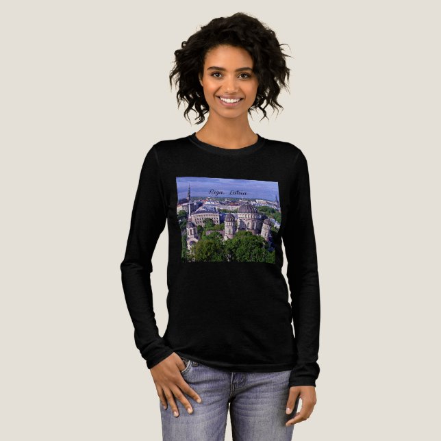 Riga, Latvia cityscape T Shirt (Hel framsida)