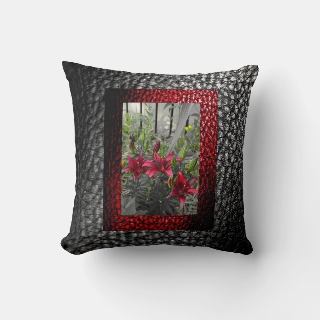 Rik Faux-lädersamling - Röd Blommigt design 2 Kudde (Framsida)