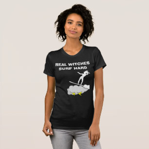Riktiga häxor surfar hårt t-shirt