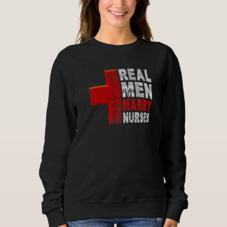Riktiga män gifter sig med sjuksköterskor Humor S T Shirt