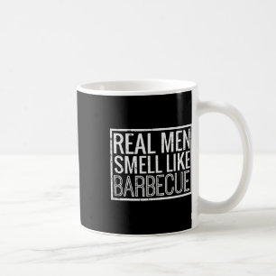 Riktiga män luktar som grillat roligt Bbq Grill Pa Kaffemugg