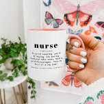 RILEY Modern Cute Nurse Definition Apprecision Mugg<br><div class="desc">Den här keramiska mugg har en modern typsnittskombination och roligt definition av "sjuksköterska". Det här kaffet kopp är perfekten till din favoritsköterska där ute för deras studenten,  sjuksköterskeuppskattning,  eller bara för att de är bokstavligen otroliga.</div>