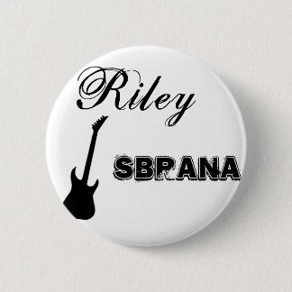 Riley Sbrana knäppas det standarda formatet Knapp