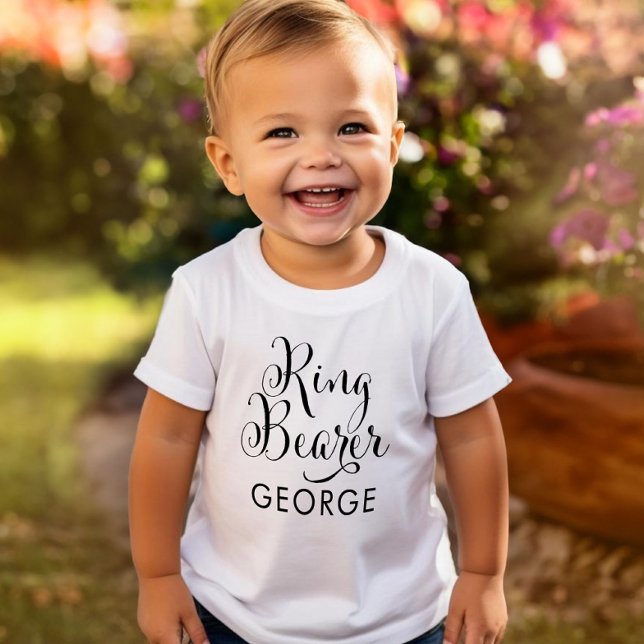 Ring Bearer Black Script Personlig bröllop T Shirt (Skapare uppladdad)