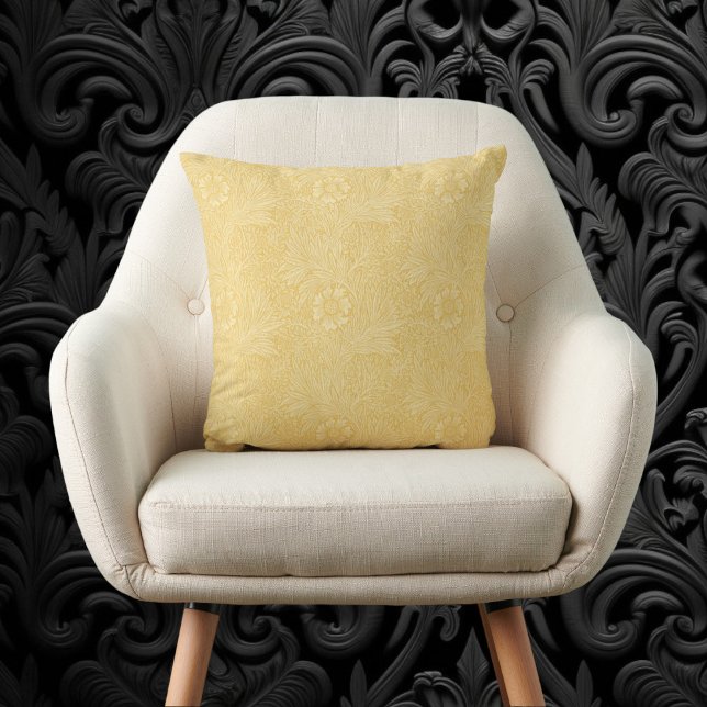 Ringblomma av William Morris, Vintage Trädgårdsblo Kudde (Marigold by William Morris, Vintage Garden Flowers Throw)