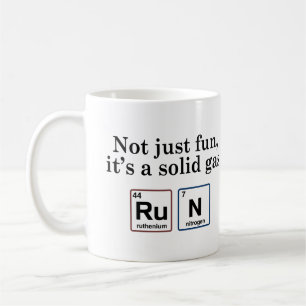 Rinnande heltäckande gasar inslag kaffemugg