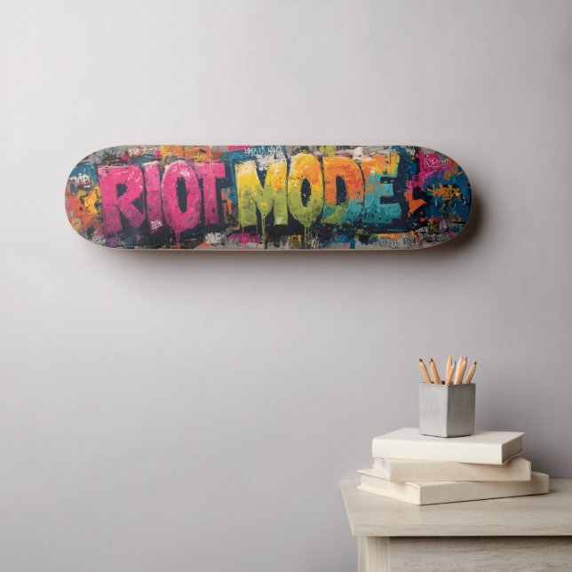 "RIOT MODE" i Vibrant, Urban Graffiti Stil Mini Skateboard Bräda 18,5 Cm (Väggkonst (Horz))