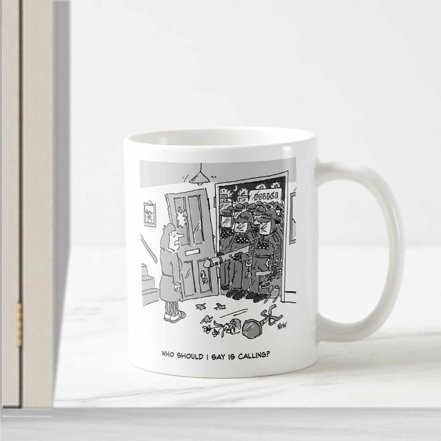 Riot Police Raid a Egendom - Funny Police Theme Kaffemugg (Skapare uppladdad)